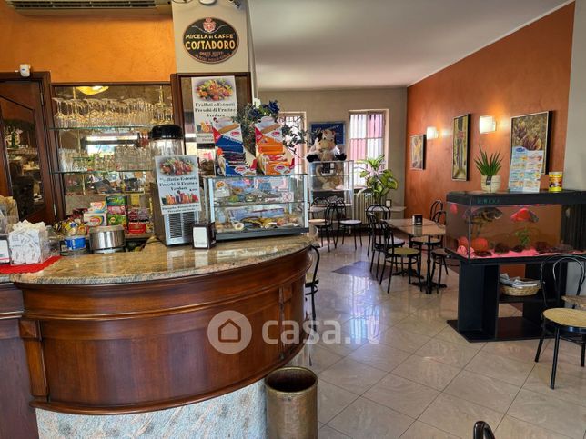 Attivitã /licenza (con o senza mura) in commerciale in Piazza Catena