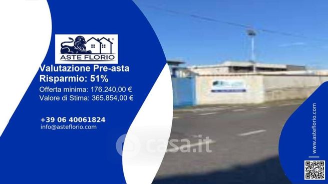 Capannone in commerciale in Via Corallo 175