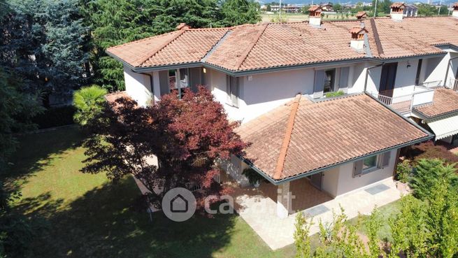 Villa in residenziale in Via Evangelista Torricelli 1