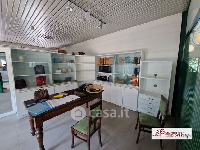 Ufficio in commerciale in Via Giuseppe Verdi 32