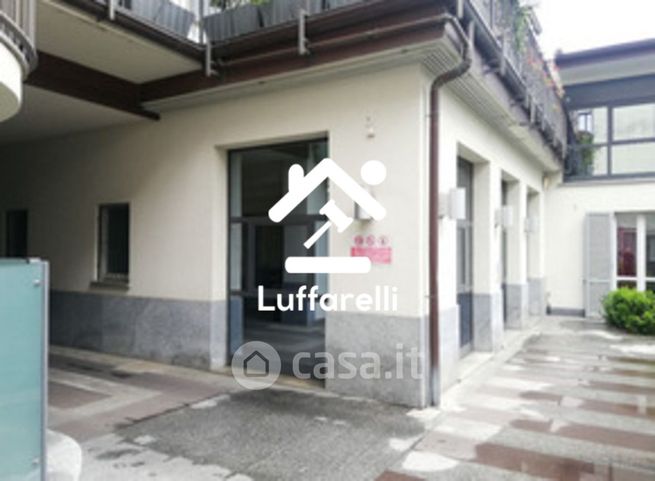 Ufficio in commerciale in Via Camillo Benso Cavour 5