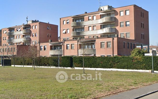 Box/posto auto in residenziale in Via Emilia Ovest