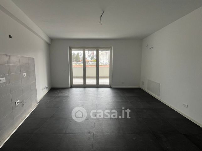 Appartamento in residenziale in Via Alba de Cespedes 116