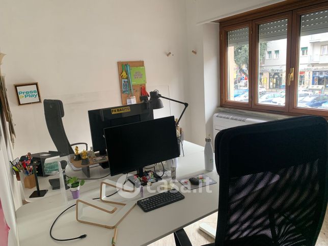 Ufficio in commerciale in Via Tuscolana 990