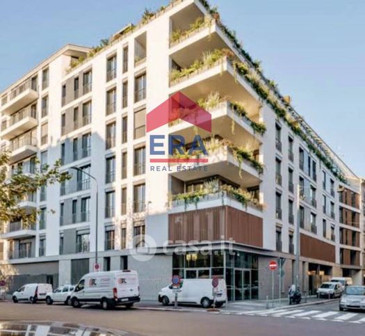 Box/posto auto in residenziale in Via Fabio Mangone 4