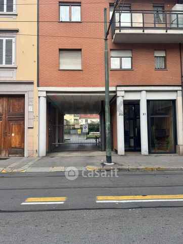 Box/posto auto in residenziale in Via Bibiana 21