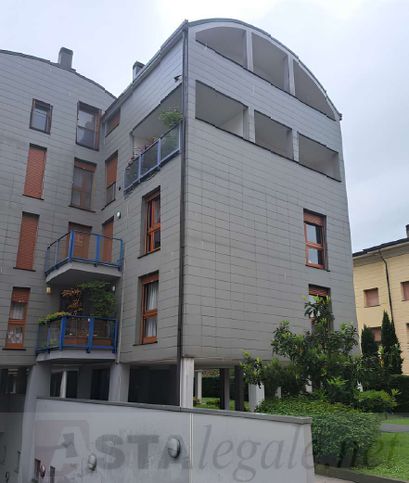 Appartamento in residenziale in Via Giovanni Gandini 5