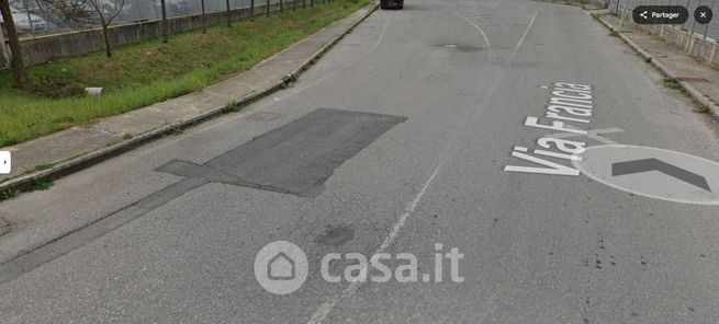 Capannone in commerciale in Via Francia
