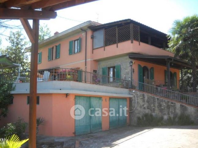 Rustico/casale in residenziale in Via Poggio alla Croce 34