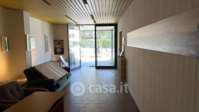 Ufficio in commerciale in Via Sorrento 190
