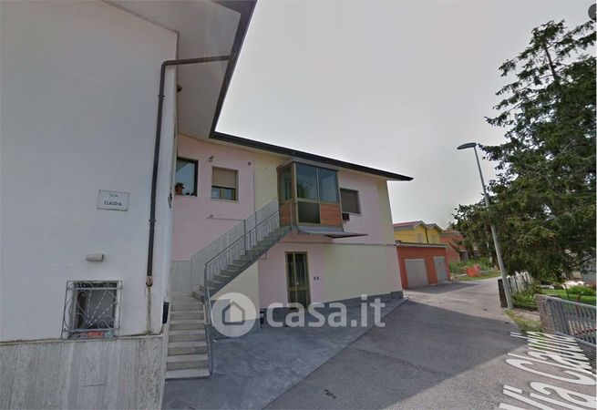 Appartamento in residenziale in Via Claudia 1