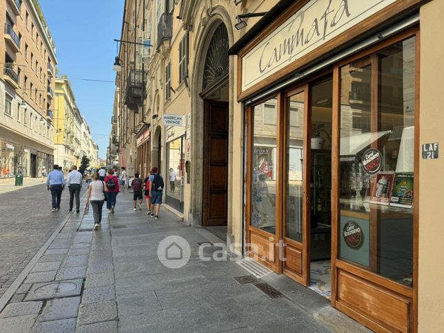 Attività/licenza (con o senza mura) in commerciale in Via Giuseppe Luigi Lagrange