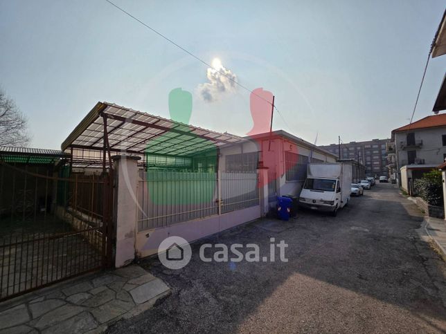 Capannone in commerciale in Via Pastrengo 114