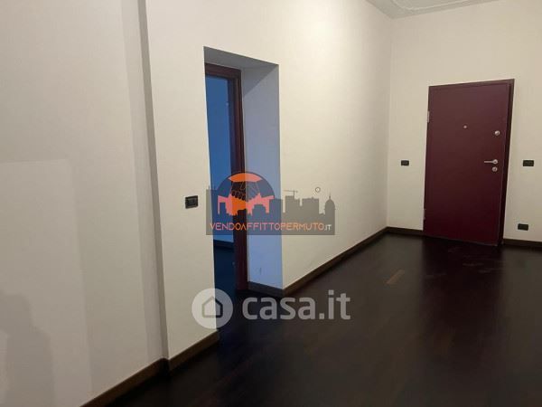 Ufficio in commerciale in 