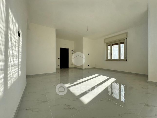 Appartamento in residenziale in Via Arturo Labriola 60