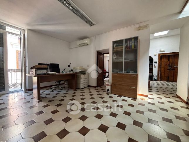 Ufficio in commerciale in Via Roma 18