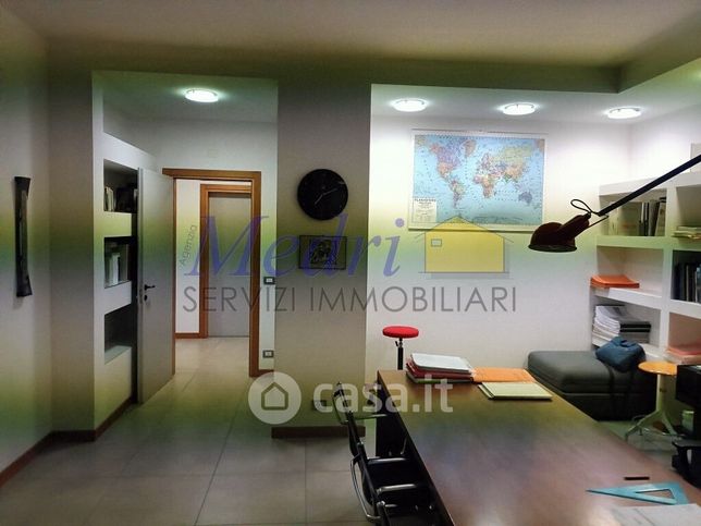 Ufficio in commerciale in 