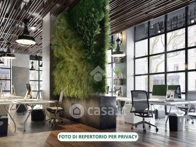 Ufficio in commerciale in Via Pietro Paleocapa 3