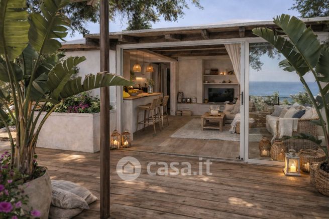 Casa indipendente in residenziale in Lungomare Pontino 11696
