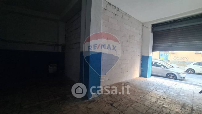 Box/posto auto in residenziale in Via Canfora 68