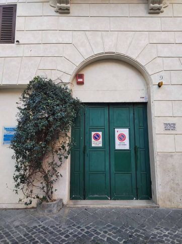 Garage/posto auto in residenziale in Piazza della Pigna