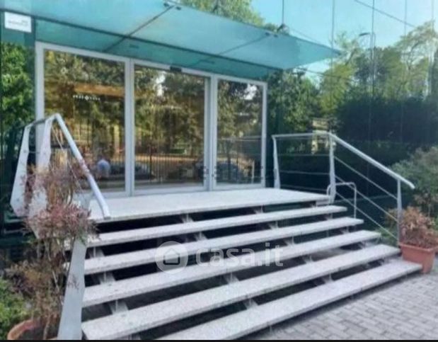 Ufficio in commerciale in Via Sant'Uguzzone