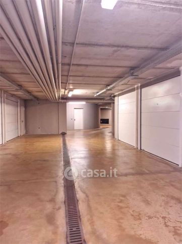 Box/posto auto in residenziale in Via Giacomo Frassi 13