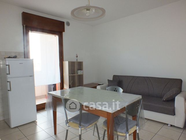 Appartamento in residenziale in Via U. Foscolo