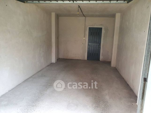 Box/posto auto in residenziale in Via Aldo Moro 16