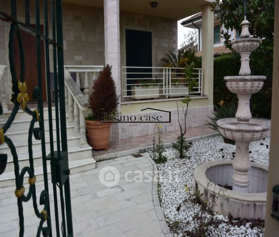 Villa in residenziale in Via Antonio Ceravolo 10