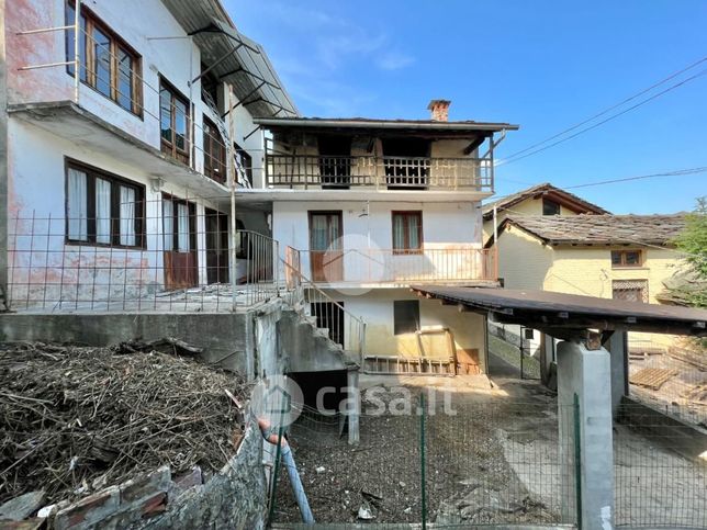 Casa indipendente in residenziale in Frazione Villa 60