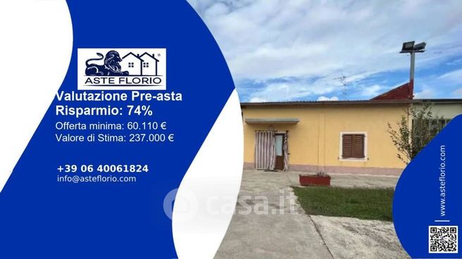 Capannone in commerciale in Via P. Bembo 19