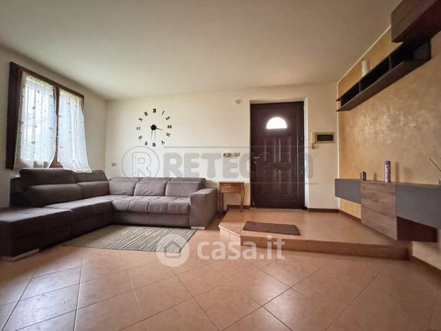 Villetta a schiera in residenziale in Via Mazzalovo 10