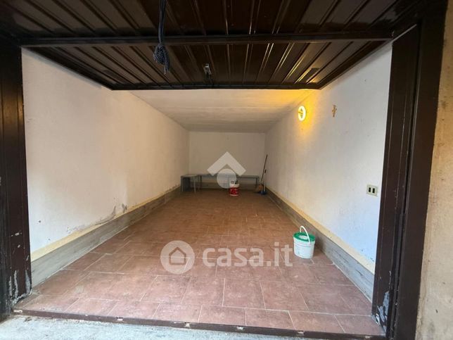 Box/posto auto in residenziale in Via Monte Canto Alto 8