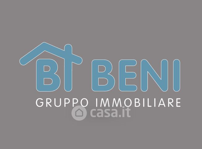 Casa bi/trifamiliare in residenziale in 