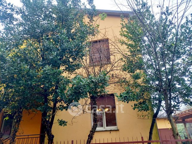 Casa bi/trifamiliare in residenziale in Via Aurelio Saffi 9