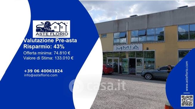 Ufficio in commerciale in Via Ferrante Ferranti 4