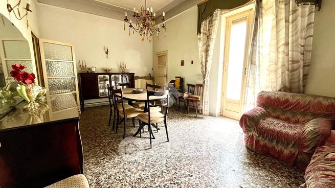 Casa indipendente in residenziale in Via B. Croce 11