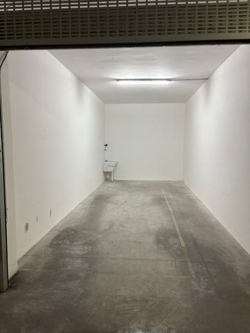Box/posto auto in residenziale in Via Avvocato Vittorio Malcangi
