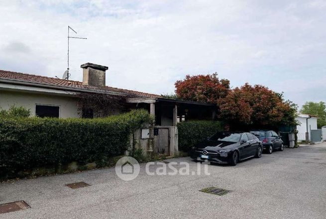 Villetta a schiera in residenziale in Via Cesare Augusto 12