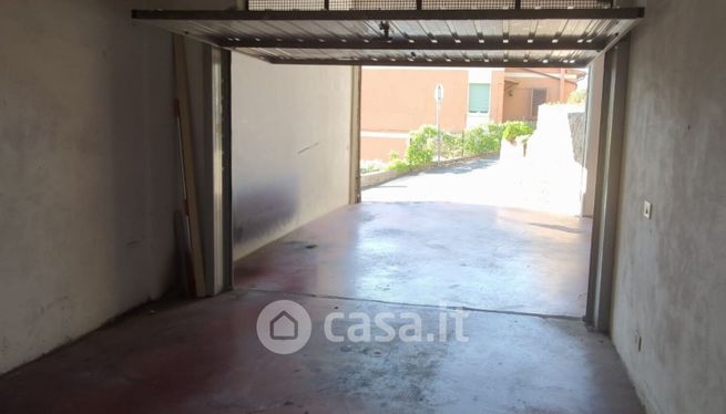 Box/posto auto in residenziale in Via delle Fornaci 37