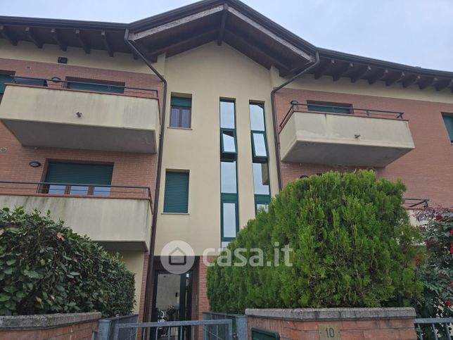Appartamento in residenziale in Via Alberghini 10