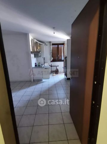 Appartamento in residenziale in Via Pusiano 13