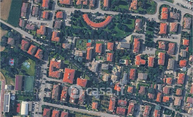 Box/posto auto in residenziale in Via Bravi