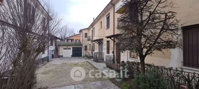 Villetta a schiera in residenziale in Via Naviglio 31