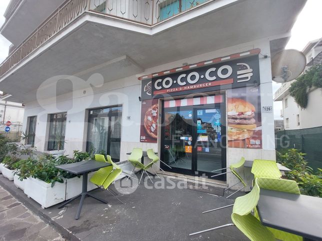 Attività/licenza (con o senza mura) in commerciale in Via Trieste 126