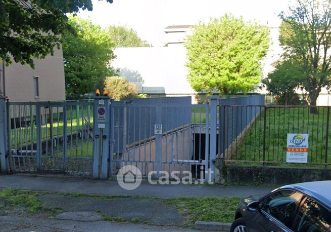 Box/posto auto in residenziale in Via Rodolfo Morandi 52