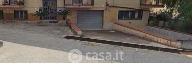 Box/posto auto in residenziale in Via Sant'Ippolito