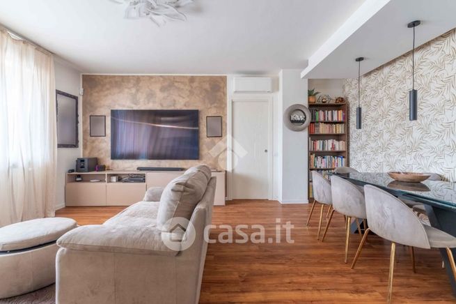 Appartamento in residenziale in Via Francesco Crispi 10