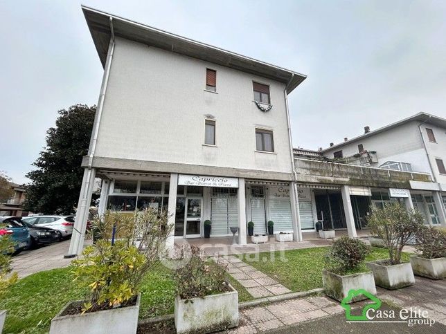 Appartamento in residenziale in Via V. Monti 2